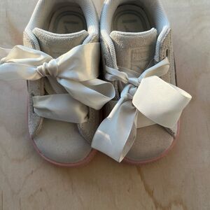 Puma Kids White and Pink Sneakers with Bows